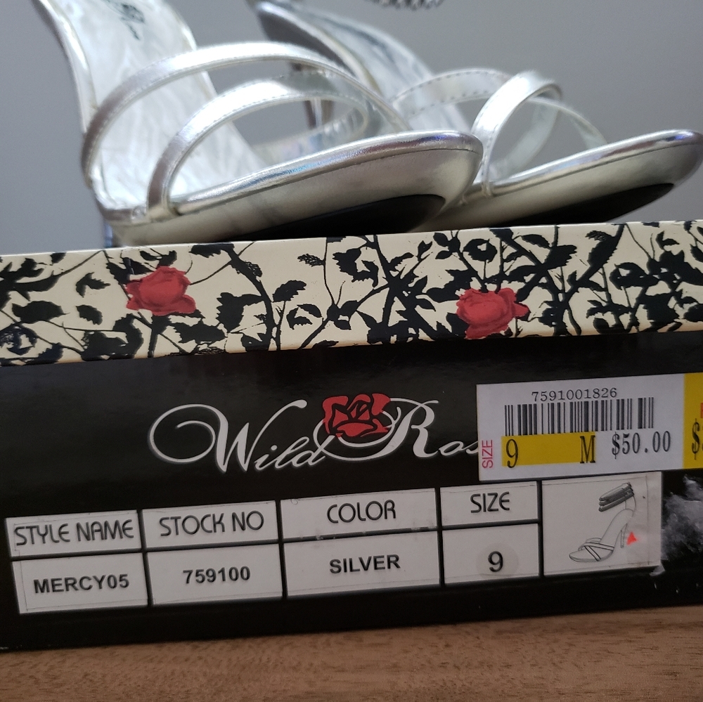 Shoes - Picture 4 of 4